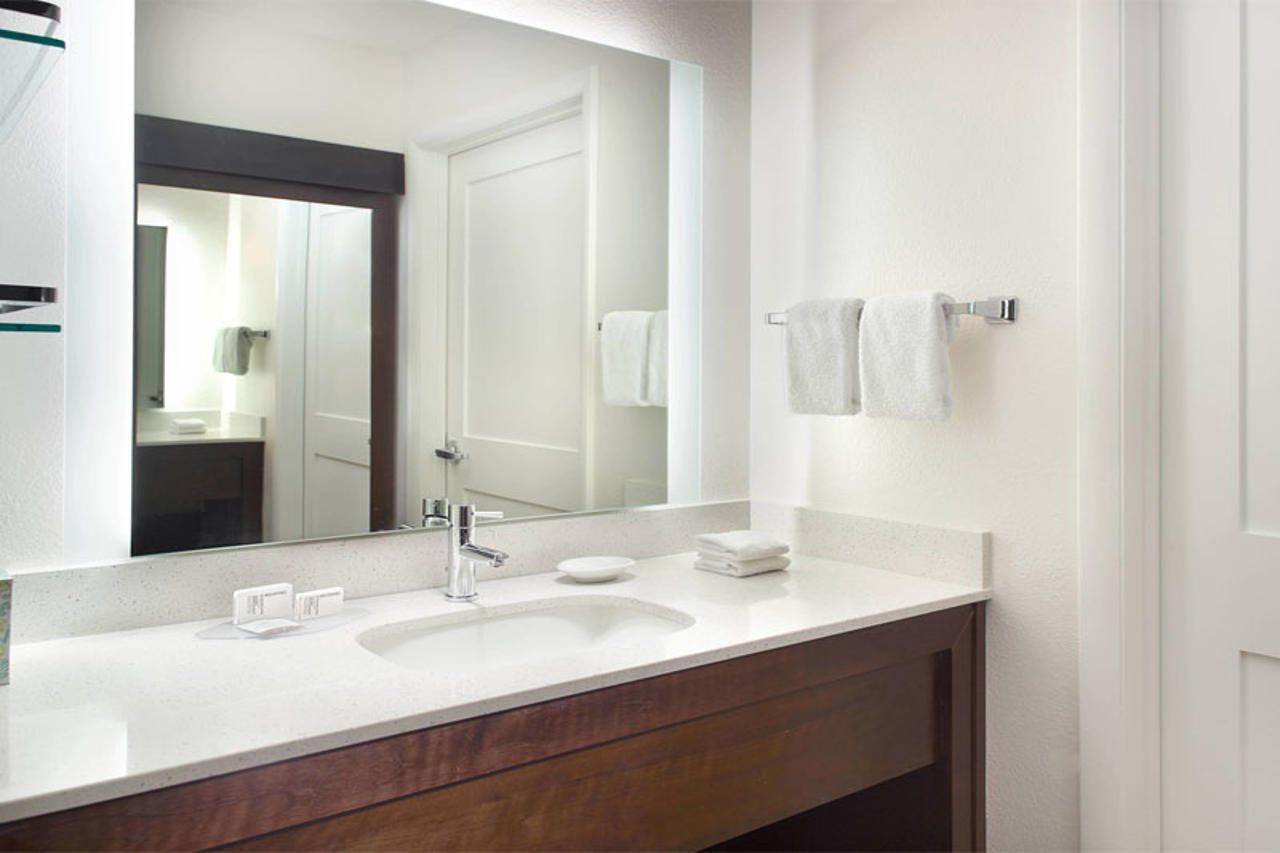 Sonesta Es Suites Raleigh Cary Exterior foto